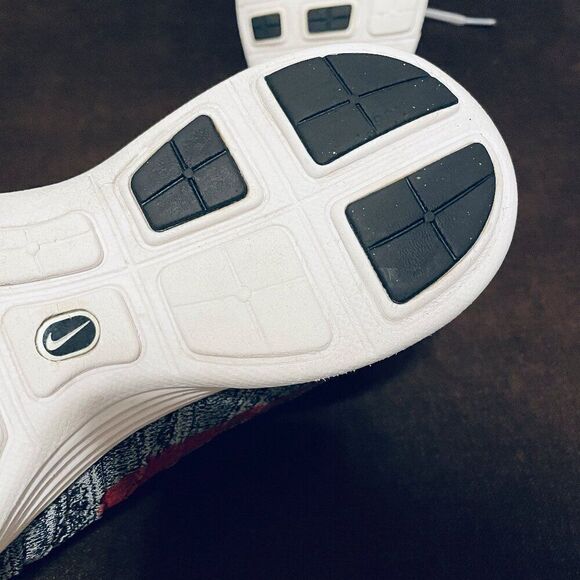 Nike Nike Lunar Flyknit Chukka 554969-001 Wolf Grey Red Size 9.5 US 43 EUR 8.5 - Picture 9 of 13